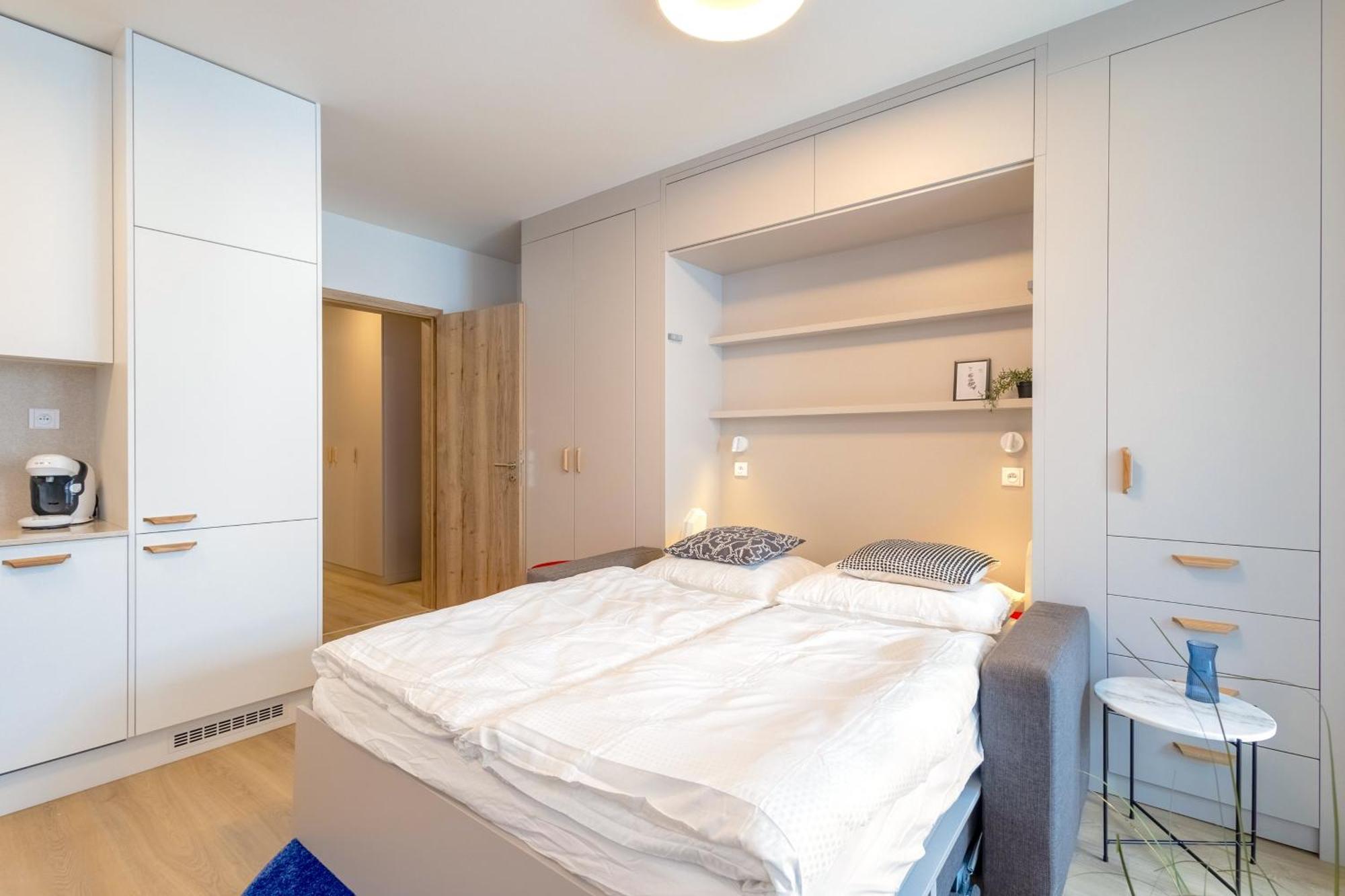 Colorful - Balcony, Free Parking, By Gravity Apartment Prague