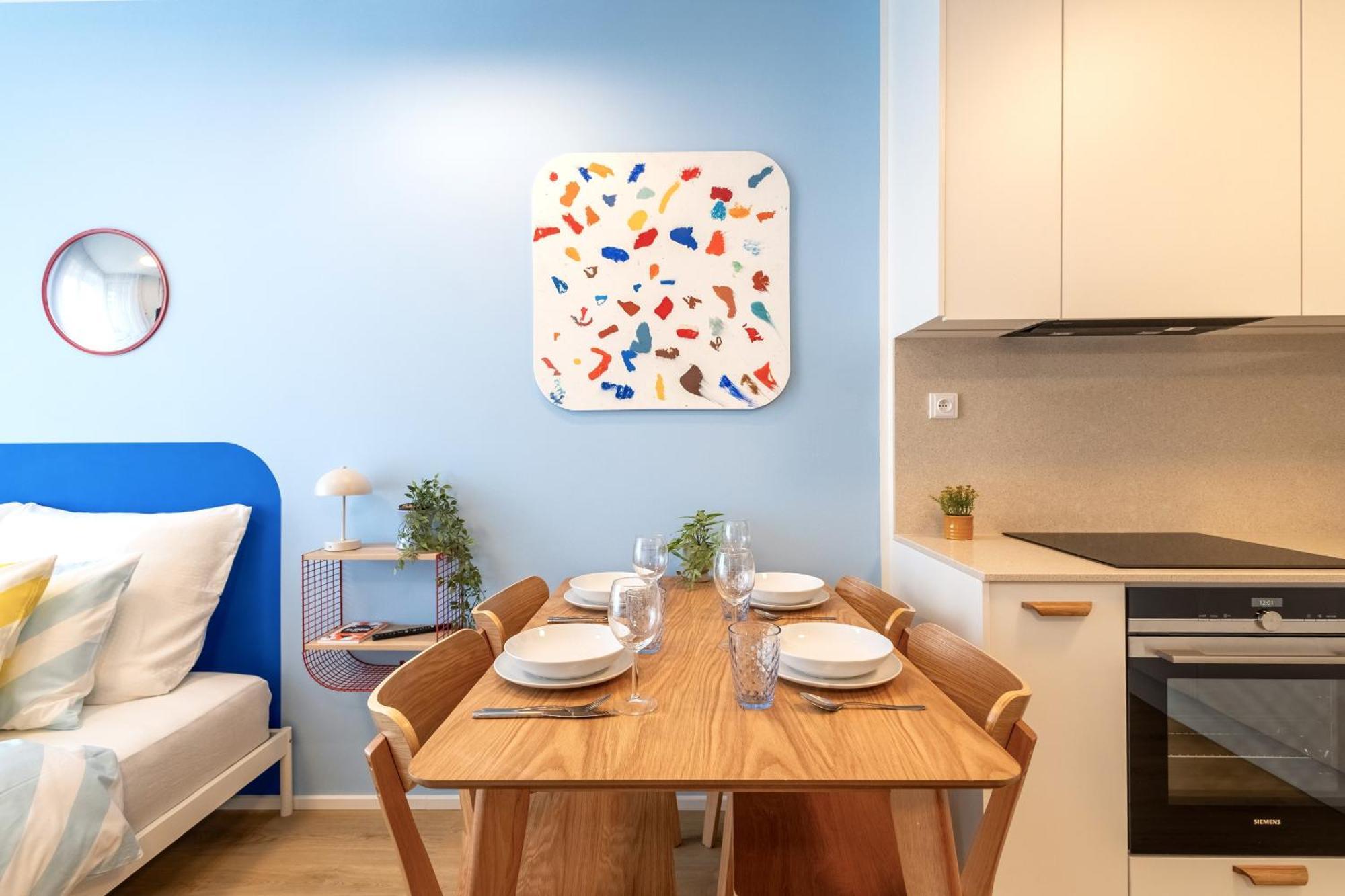 Colorful - Balcony, Free Parking, By Gravity Apartment Prague